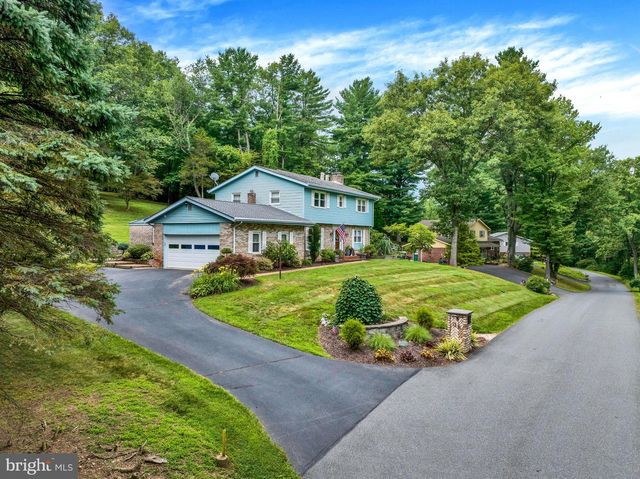 18 HILLSIDE RD, Birdsboro, PA 19508
