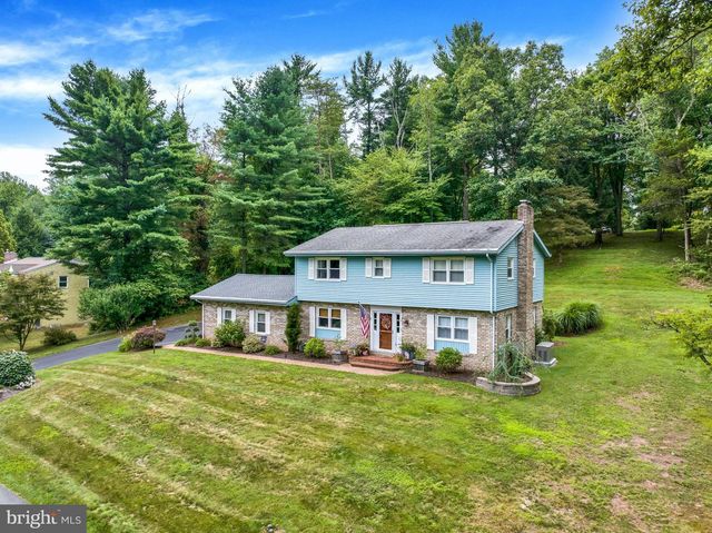 18 HILLSIDE RD, Birdsboro, PA 19508