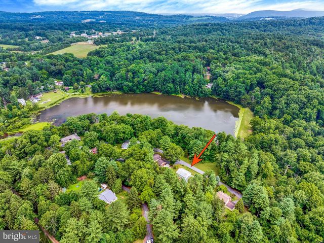 18 HILLSIDE RD, Birdsboro, PA 19508