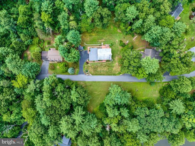 18 HILLSIDE RD, Birdsboro, PA 19508