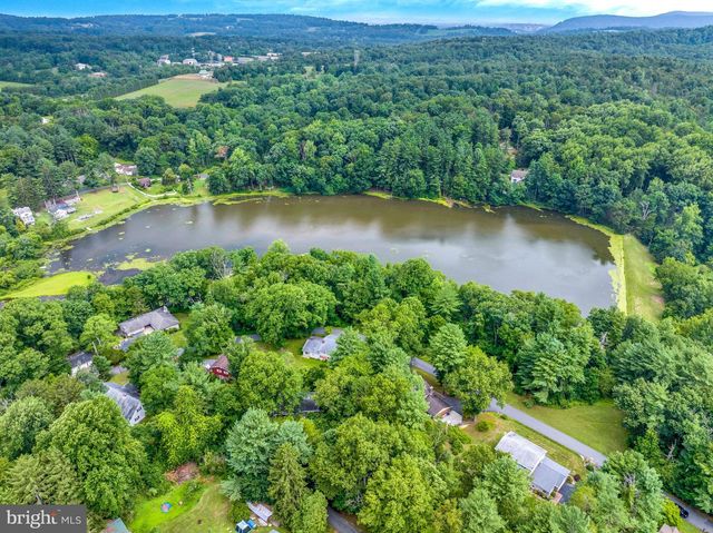 18 HILLSIDE RD, Birdsboro, PA 19508