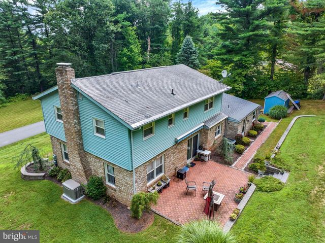 18 HILLSIDE RD, Birdsboro, PA 19508