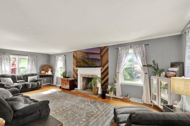 18 HILLSIDE RD, Birdsboro, PA 19508