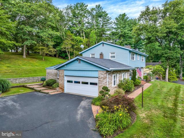18 HILLSIDE RD, Birdsboro, PA 19508