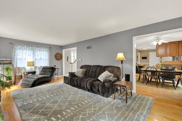 18 HILLSIDE RD, Birdsboro, PA 19508