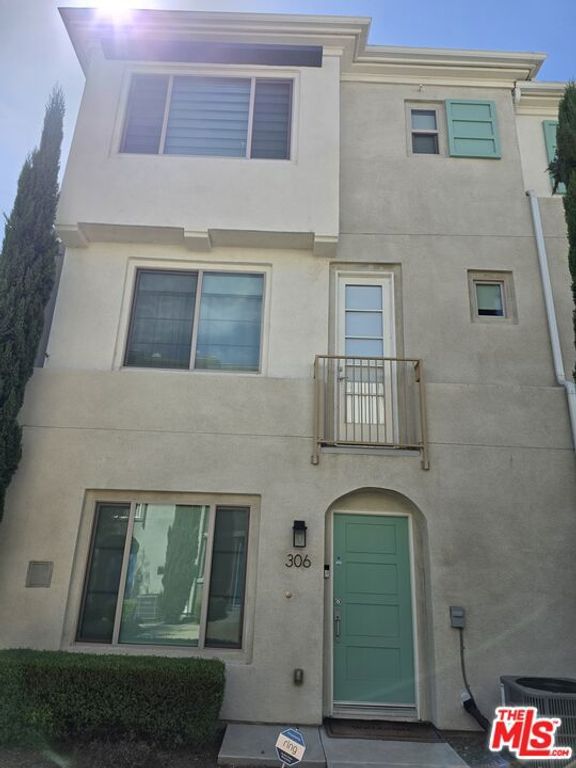 306 S Derek Lane, La Habra, CA 90631