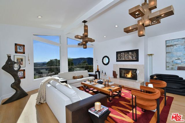 130 Dapplegray Road, Bell Canyon, CA 91307