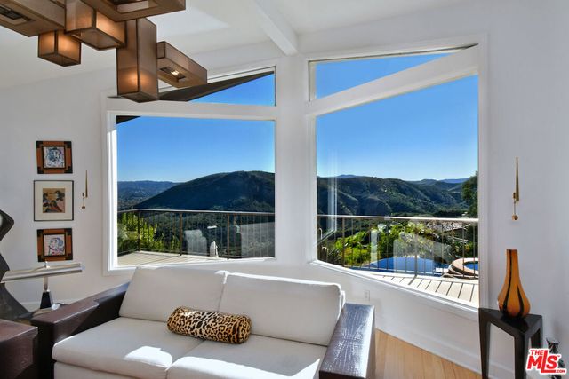 130 Dapplegray Road, Bell Canyon, CA 91307