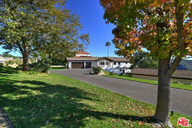 130 Dapplegray Road, Bell Canyon, CA 91307