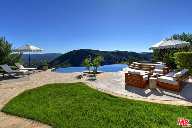 130 Dapplegray Road, Bell Canyon, CA 91307