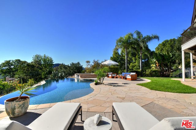 130 Dapplegray Road, Bell Canyon, CA 91307