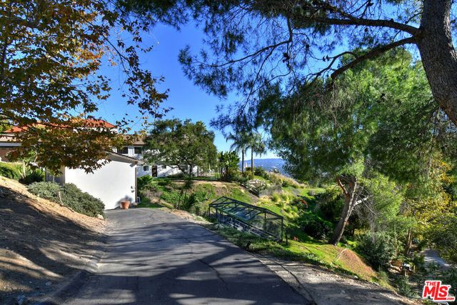 130 Dapplegray Road, Bell Canyon, CA 91307