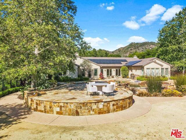 29734 Mulholland Highway, Agoura Hills, CA 91301