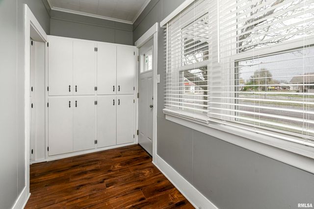 810 E MAIN Street, Westfrank, IL 62896