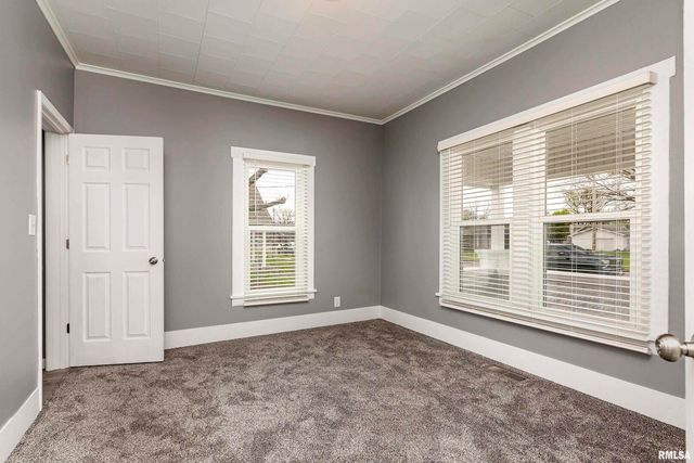 810 E MAIN Street, Westfrank, IL 62896