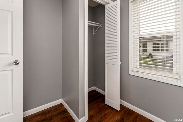 810 E MAIN Street, Westfrank, IL 62896