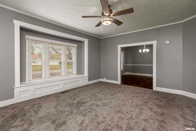 810 E MAIN Street, Westfrank, IL 62896