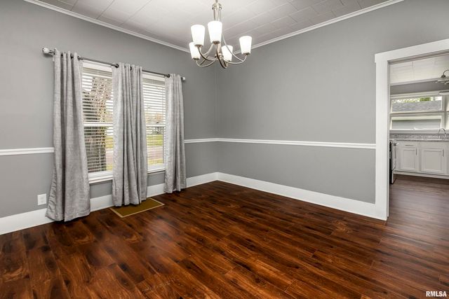 810 E MAIN Street, Westfrank, IL 62896