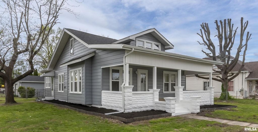 810 E MAIN Street, Westfrank, IL 62896