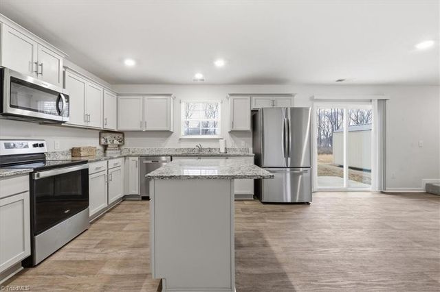 4556 Heatherly Road, Winston-salem, NC 27105