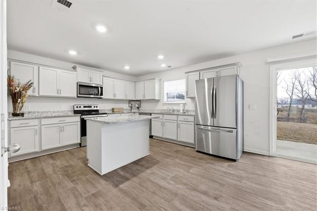 4556 Heatherly Road, Winston-salem, NC 27105