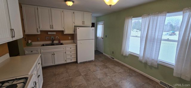 705 Mullen Street, Quinnesec, MI 49876