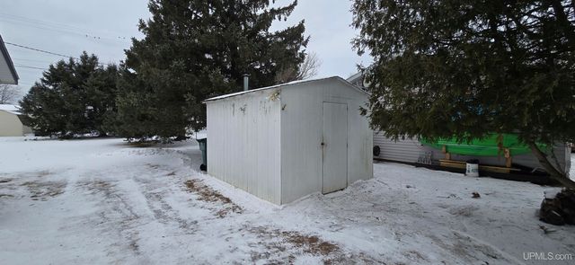 705 Mullen Street, Quinnesec, MI 49876