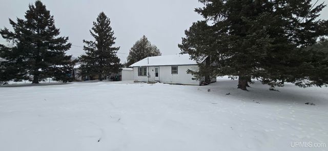 705 Mullen Street, Quinnesec, MI 49876