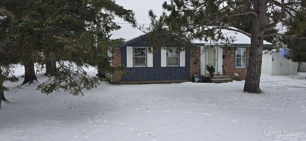 705 Mullen Street, Quinnesec, MI 49876