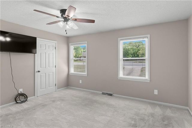 5245 Seward Circle, Pfafftown, NC 27040