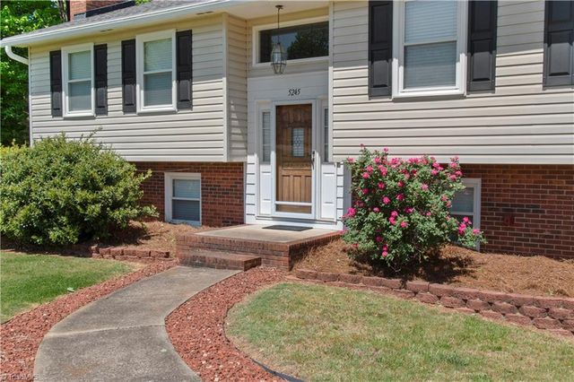5245 Seward Circle, Pfafftown, NC 27040