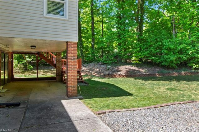 5245 Seward Circle, Pfafftown, NC 27040