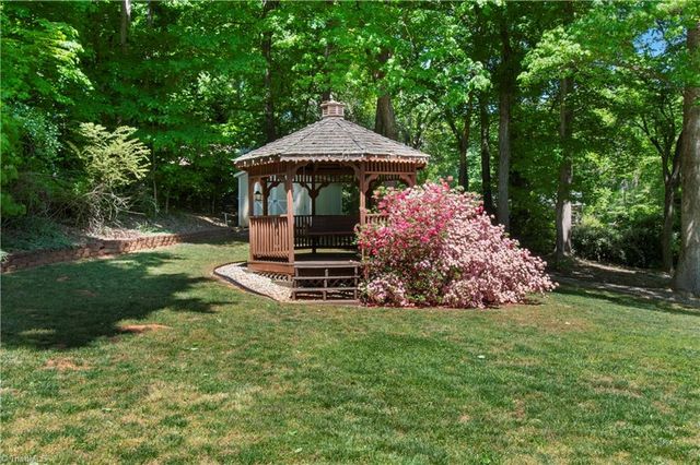 5245 Seward Circle, Pfafftown, NC 27040