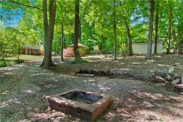 5245 Seward Circle, Pfafftown, NC 27040
