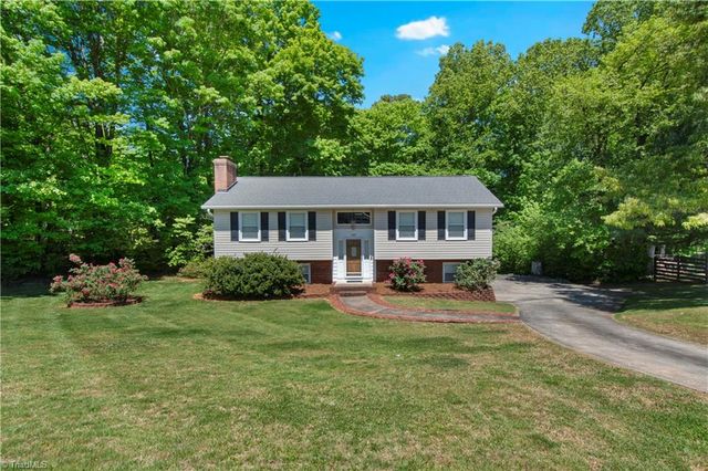 5245 Seward Circle, Pfafftown, NC 27040