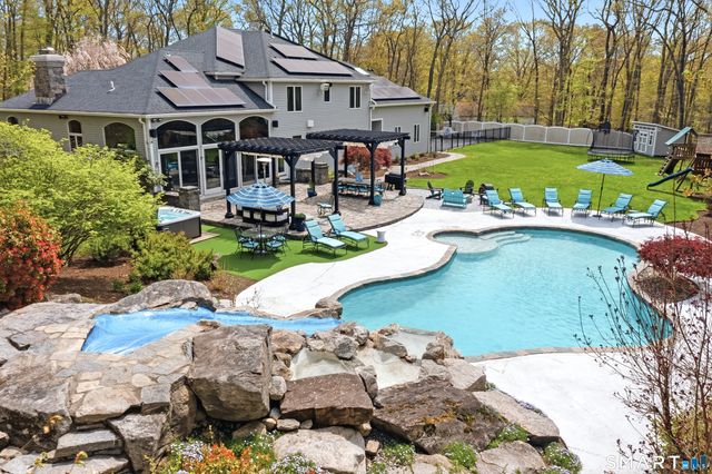 63 Coventry Lane, Trumbull, CT 06611