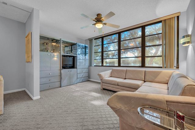 15074 WITNEY Road 205, Delray Beach, FL 33484