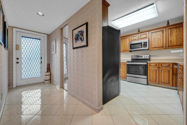 15074 WITNEY Road 205, Delray Beach, FL 33484