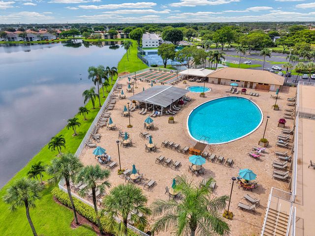 15074 WITNEY Road 205, Delray Beach, FL 33484