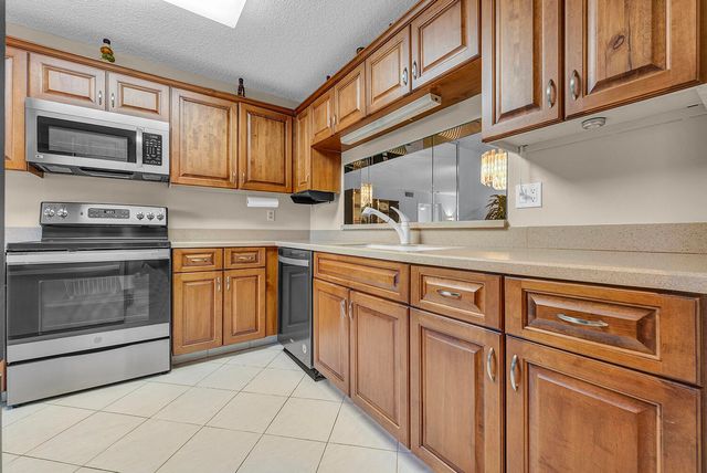 15074 WITNEY Road 205, Delray Beach, FL 33484