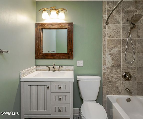 339 Wilkshire Drive, Waterville, OH 43566