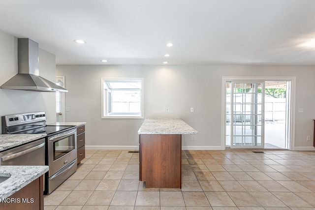 339 Wilkshire Drive, Waterville, OH 43566