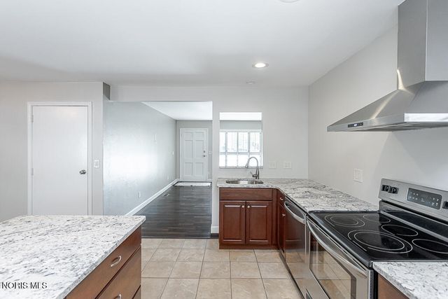339 Wilkshire Drive, Waterville, OH 43566