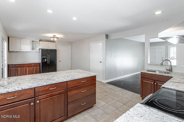 339 Wilkshire Drive, Waterville, OH 43566