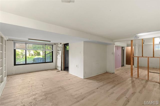 437 Warfield Avenue, St Louis, MO 63135