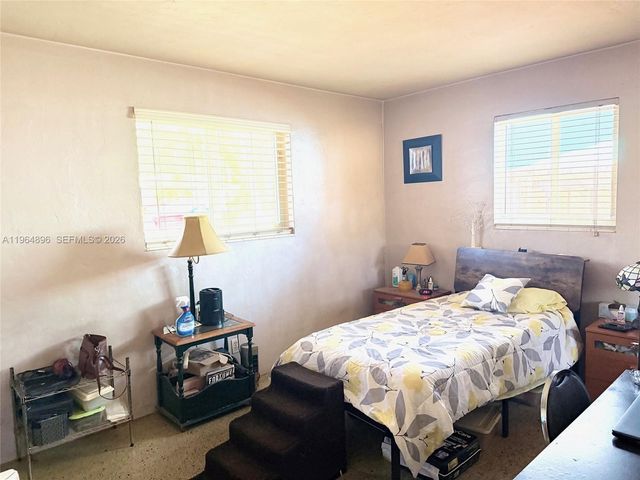 295 SW 9th St, Dania Beach, FL 33004