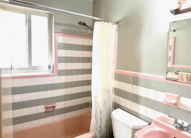 295 SW 9th St, Dania Beach, FL 33004