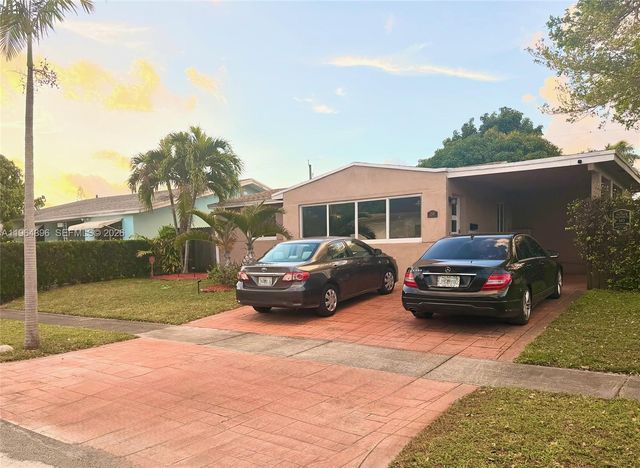 295 SW 9th St, Dania Beach, FL 33004