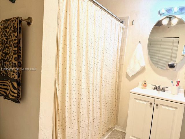 295 SW 9th St, Dania Beach, FL 33004