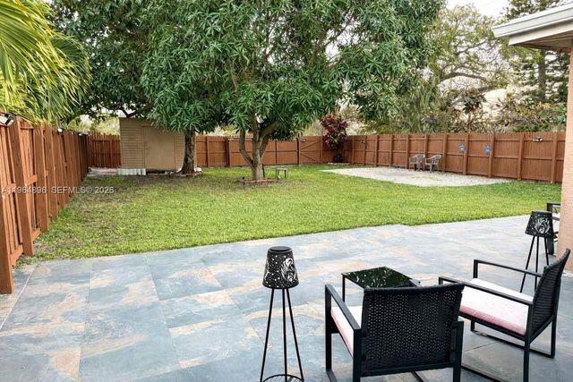 295 SW 9th St, Dania Beach, FL 33004